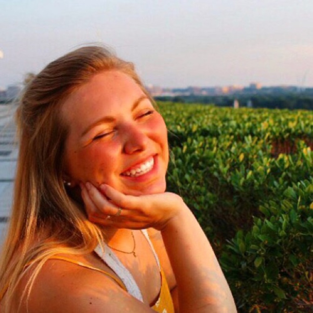 Meet your Posher, Alexandra l.